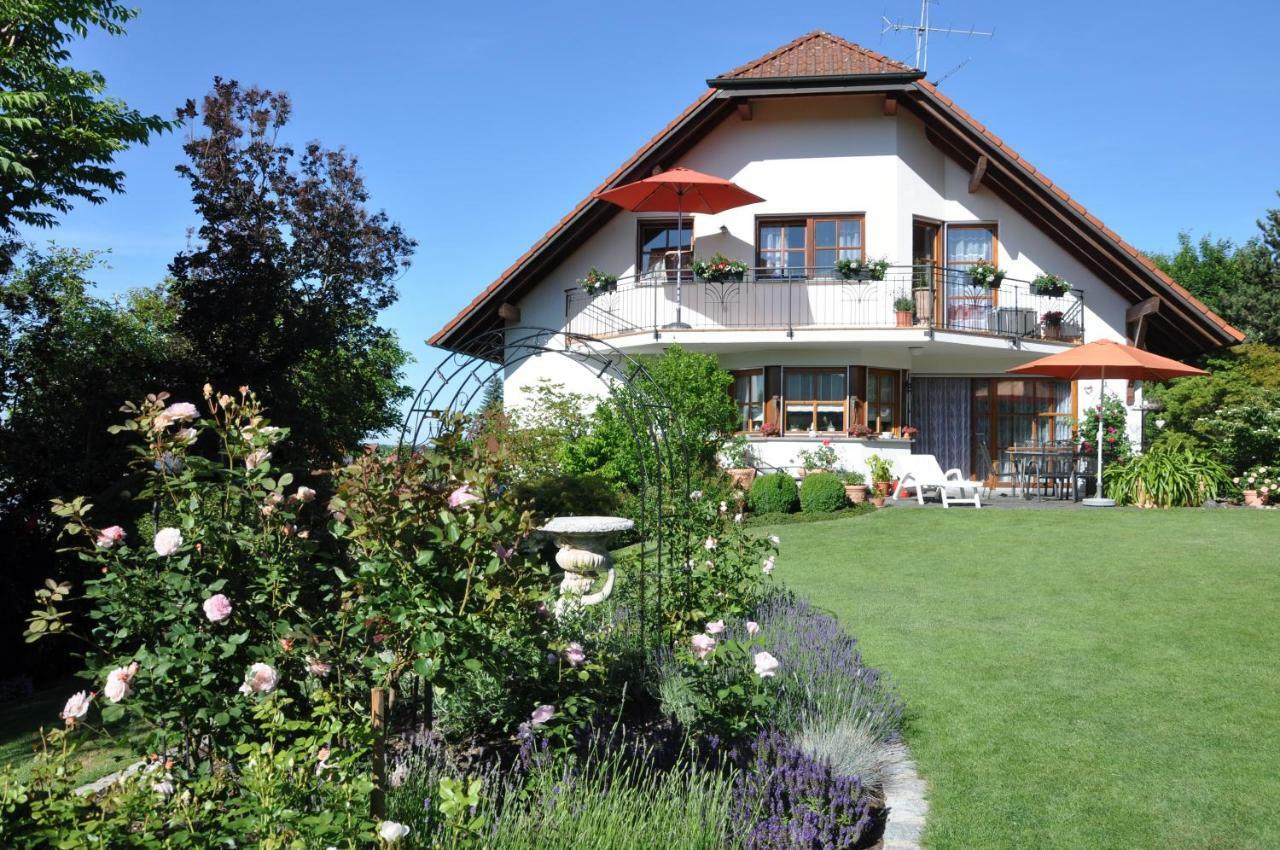 Ferienwohnung Im Rosengarten Ebenweiler Exterior photo